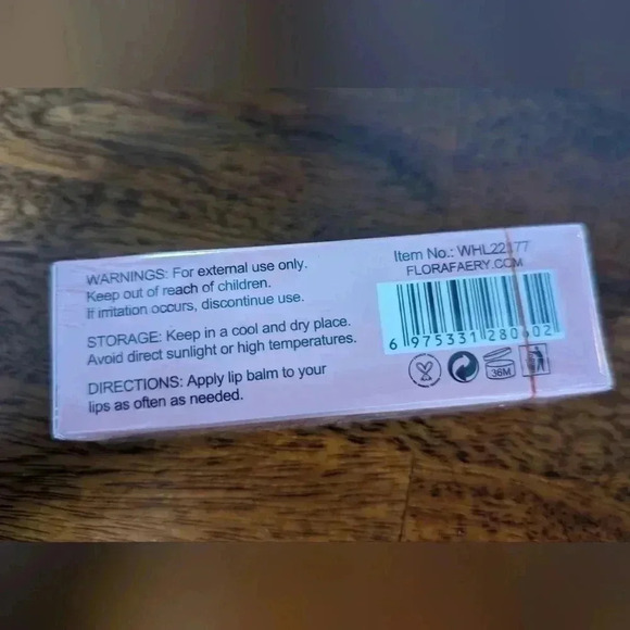 Fang Jelly Temperature Color Changing Lipstick (New) - Picture 2 of 3